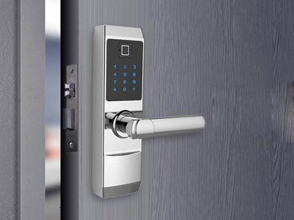 海陵24小时上门开锁公司