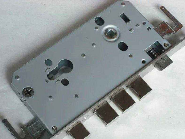 海陵24小时上门开锁公司